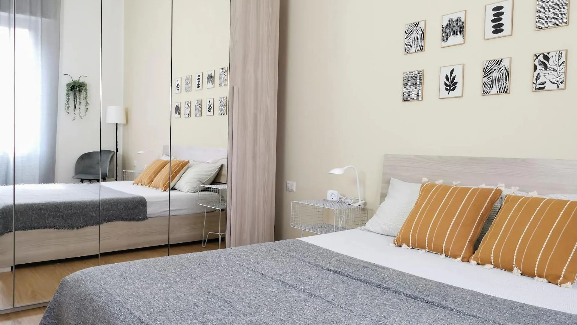 Casamilano 50 Meters From The Metro Apartment  Milan